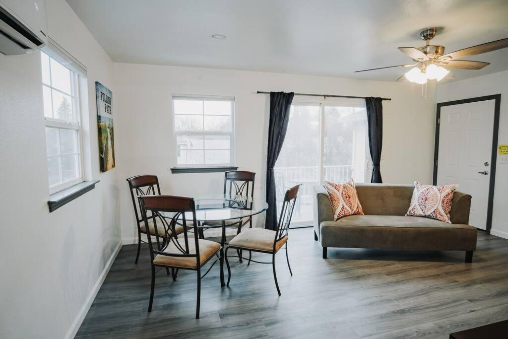 Gorgeous Upstairs Studio With Patio And Laundry Chico Buitenkant foto