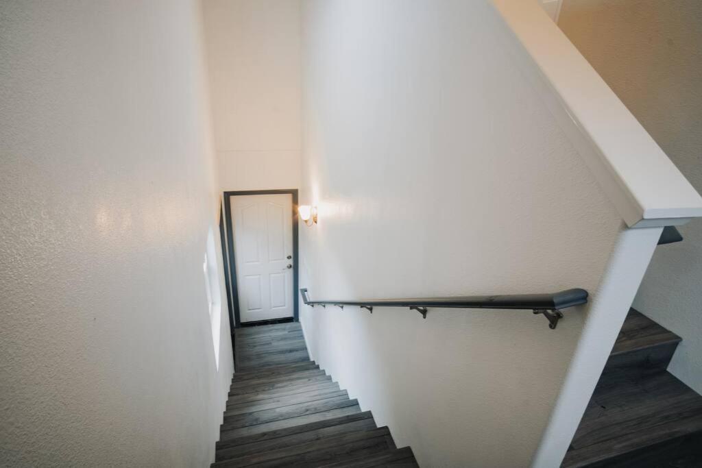Gorgeous Upstairs Studio With Patio And Laundry Chico Buitenkant foto