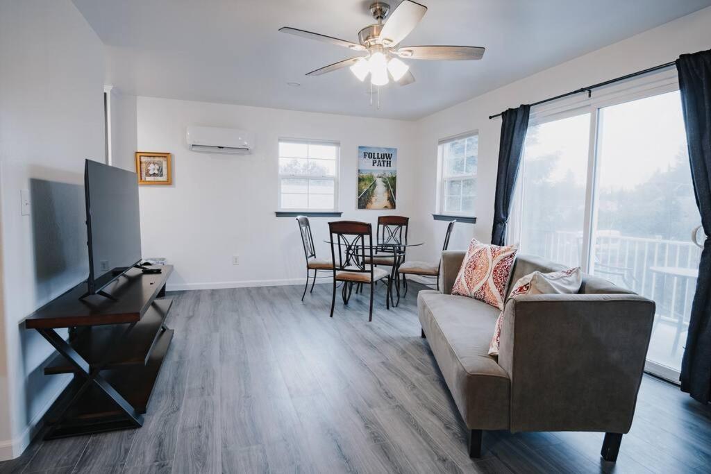 Gorgeous Upstairs Studio With Patio And Laundry Chico Buitenkant foto